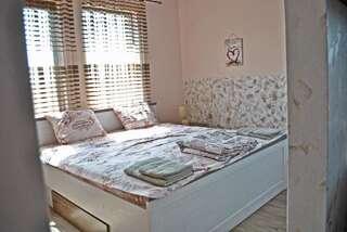Гостевой дом Vila Magnolia Ахтопол Двухместный номер с двуспальной кроватью и дополнительной кроватью-30